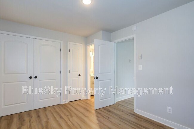 Building Photo - 247 Stribling Ave