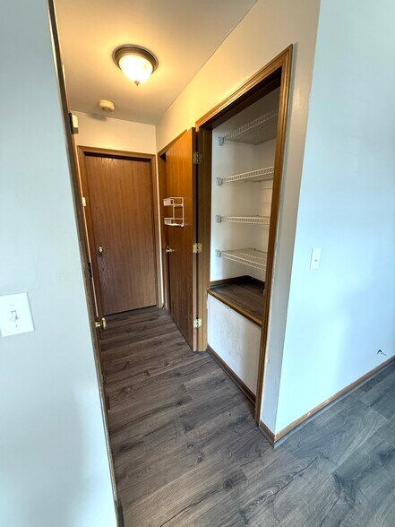 Building Photo - 608 Linda Ln