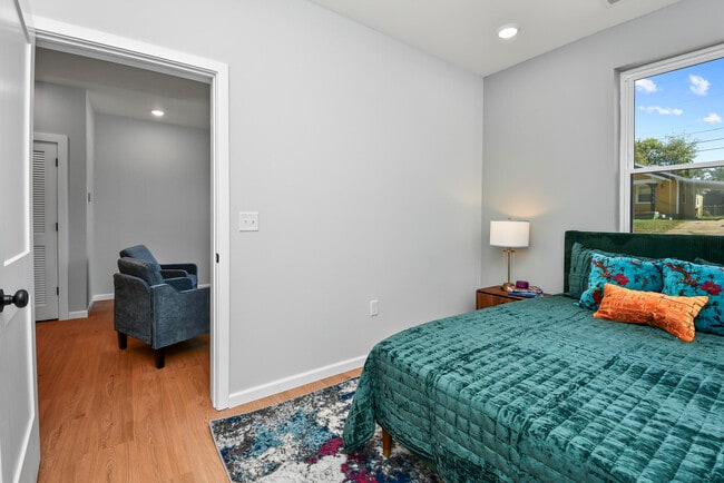 Building Photo - 505 W Grand St