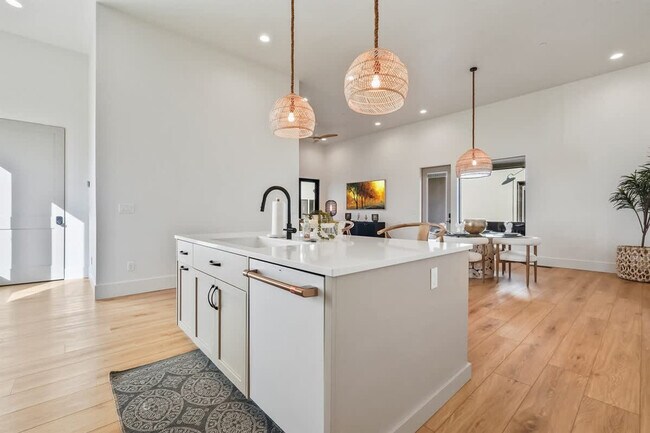 Building Photo - 12401 Rivendell Ct