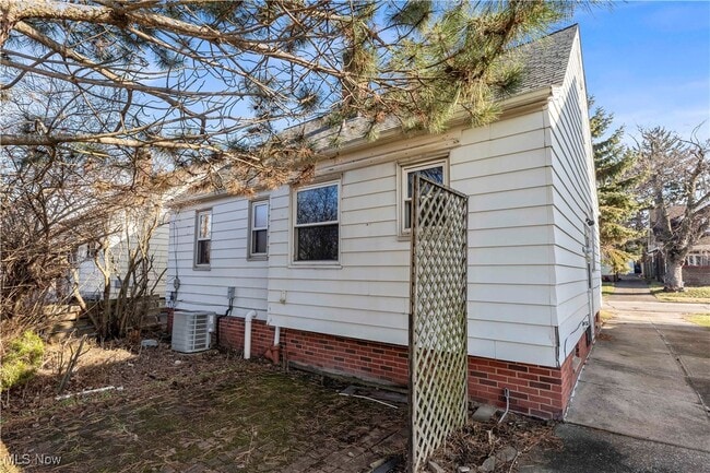 Building Photo - 4762 E 88th St