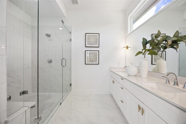 Building Photo - 835 D Rachel St