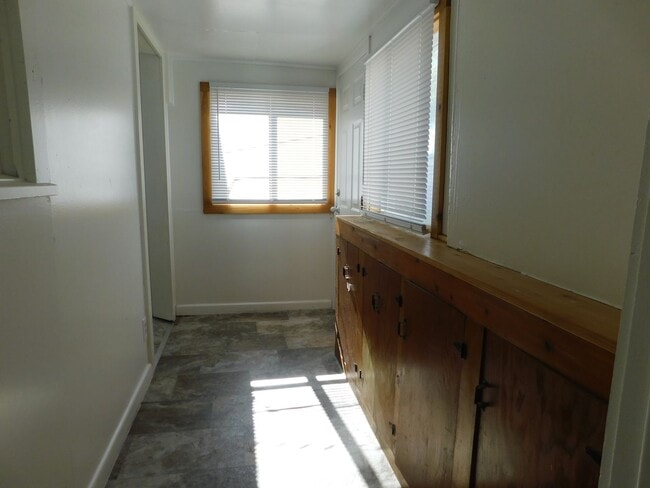 Building Photo - 441 N 16th St