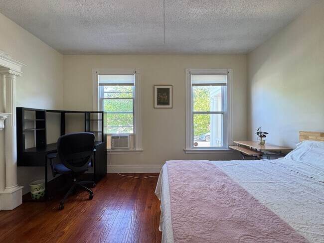 Building Photo - 22 Tilton St