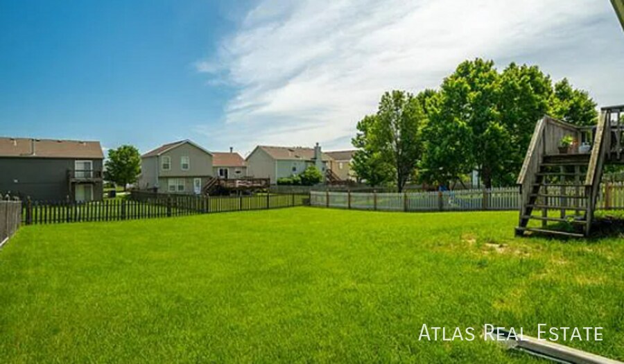 Building Photo - 8608 NE 111th St