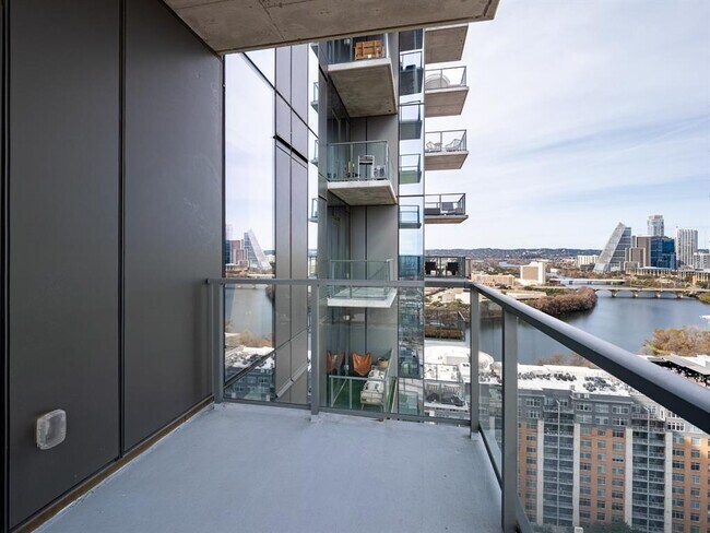 Building Photo - 44 East Ave