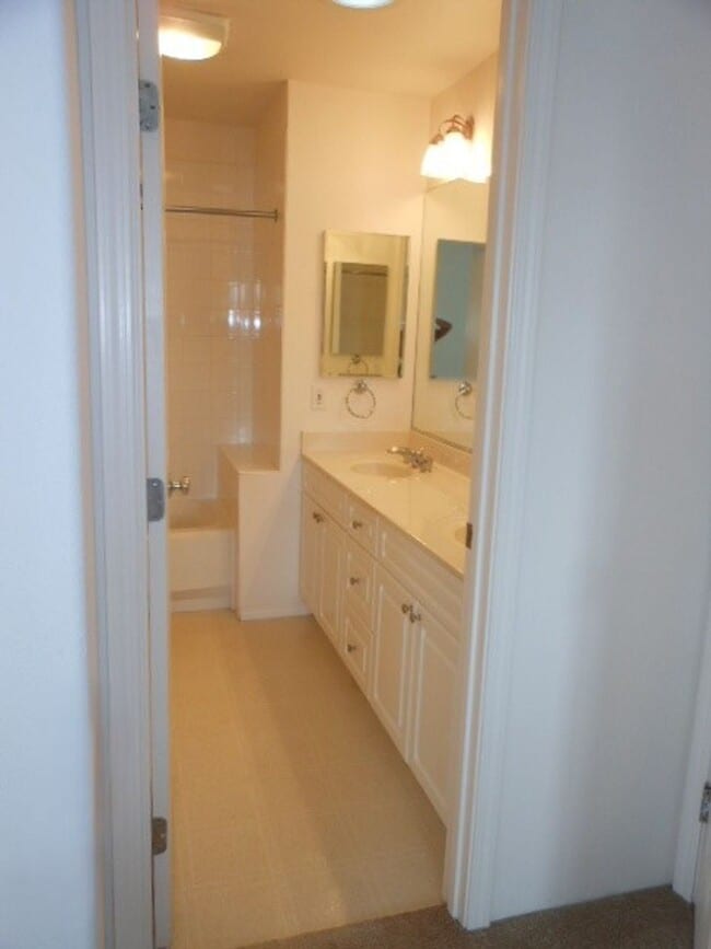 Building Photo - Pacheco, Evelyn (Kamalo'o)