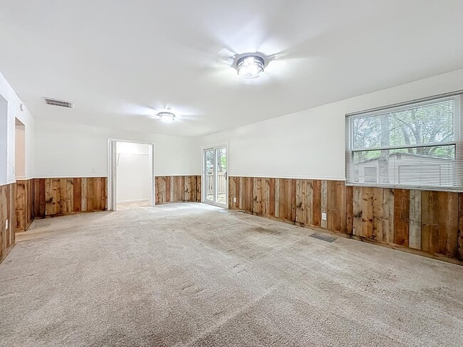 Building Photo - 5243 Poppy Dr