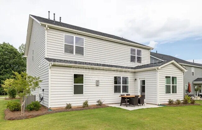 Building Photo - 19016 Yellow Birch Dr