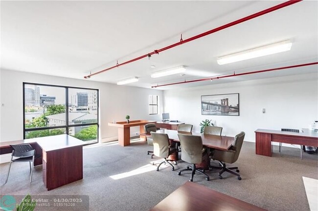 Building Photo - 1650 Galiano St
