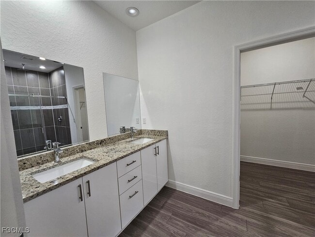 Building Photo - 8059 Sherwood Cir