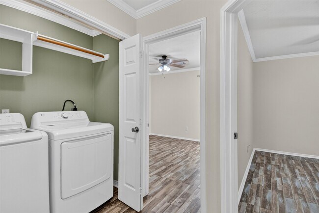Building Photo - 38 Wineberry Pl