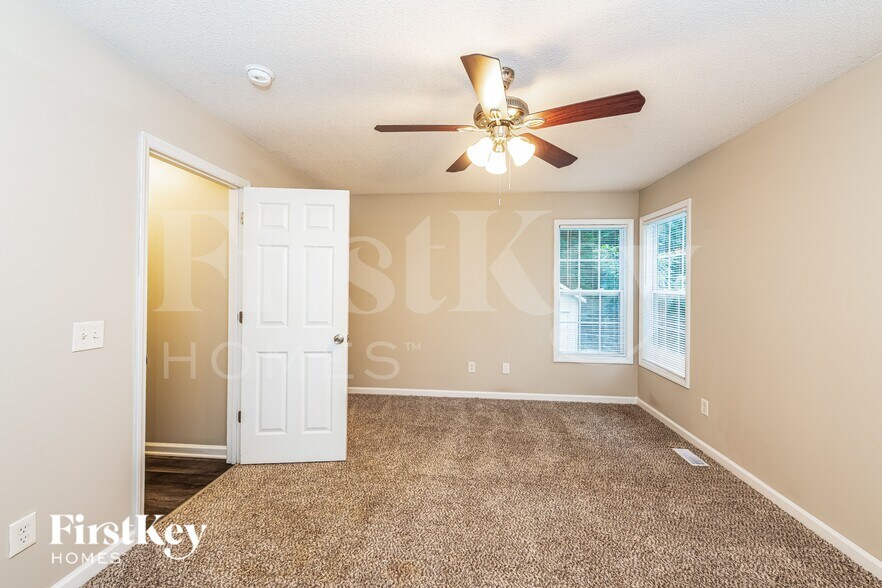 Building Photo - 60 Cyra Ct