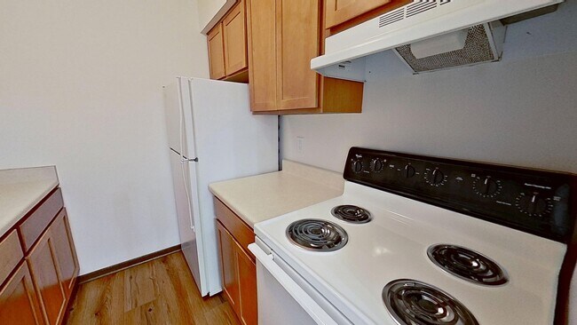 Building Photo - Renovated Upper 2 Bedroom 1.5 Bathroom Apartment is Available