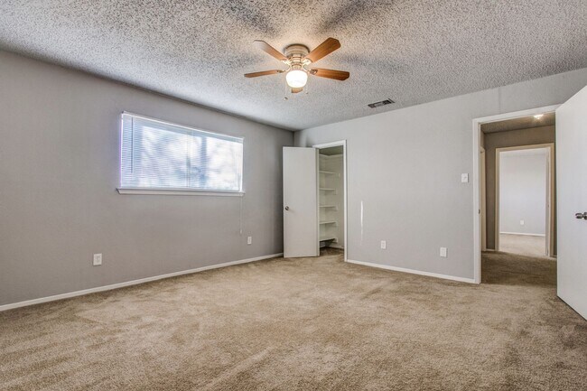 Building Photo - 5100 Melody Ct