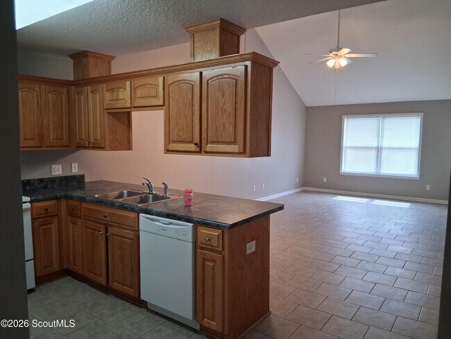 Building Photo - 245 Promise Ln