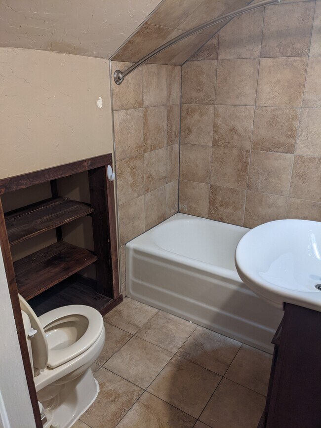 Upstairs Bath Room - 2227 N Grand Ave