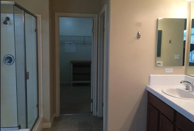 Building Photo - 1804 New Riders St