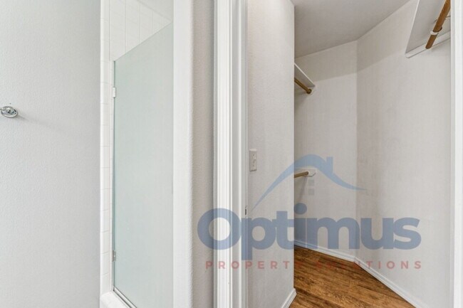 Building Photo - Prime Location & Modern Comfort – 2-Bed/2-Bath Home Ready for You