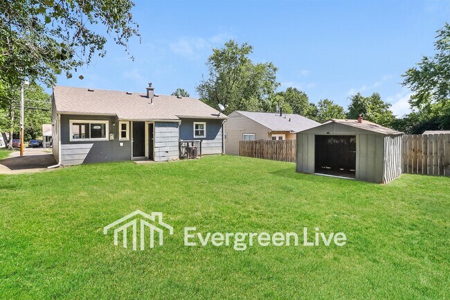 Building Photo - 3233 Lapland Dr