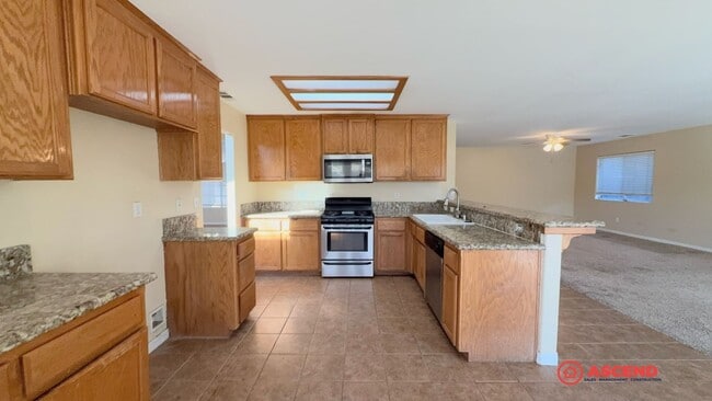 Building Photo - Amazing 5 Bedroom Home In Southwest!