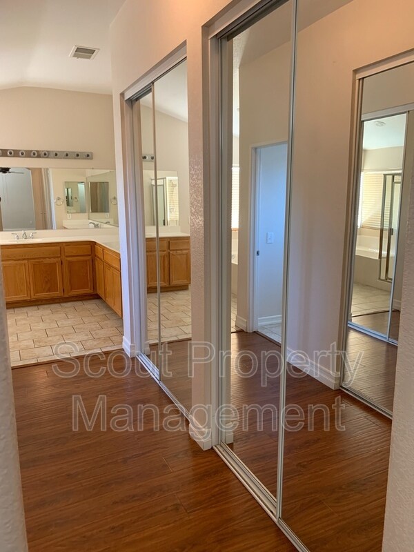 Building Photo - 29403 Via Espada