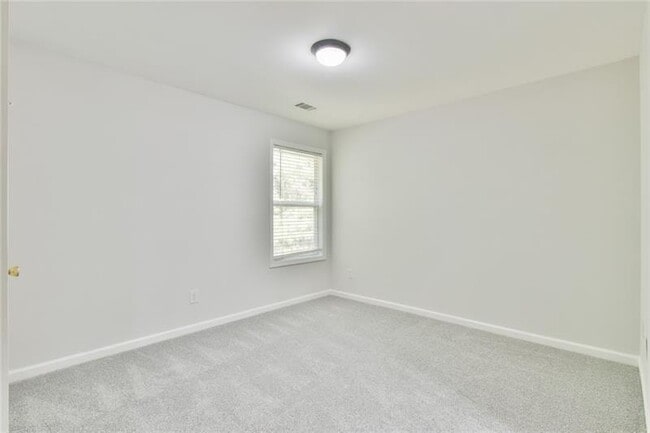 Building Photo - 2694 Winslow Ridge Dr NE