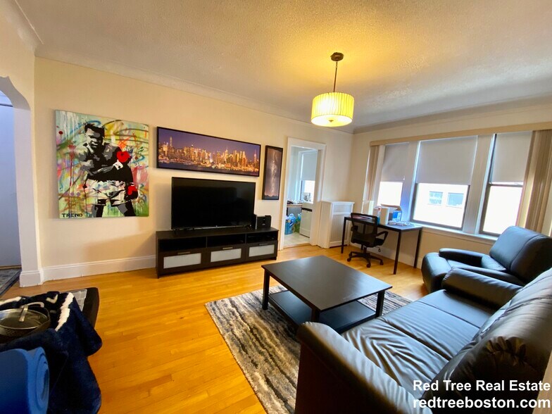 Building Photo - 137 Englewood Ave