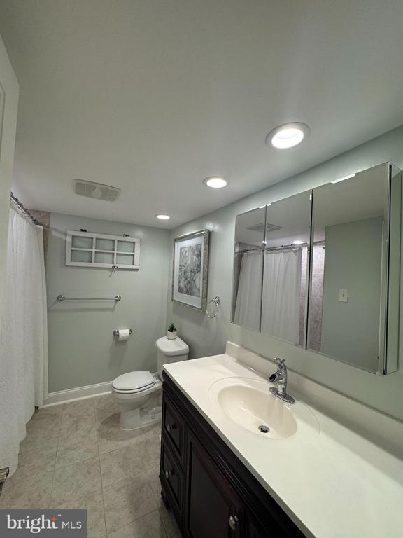 Building Photo - 34B Darien Way