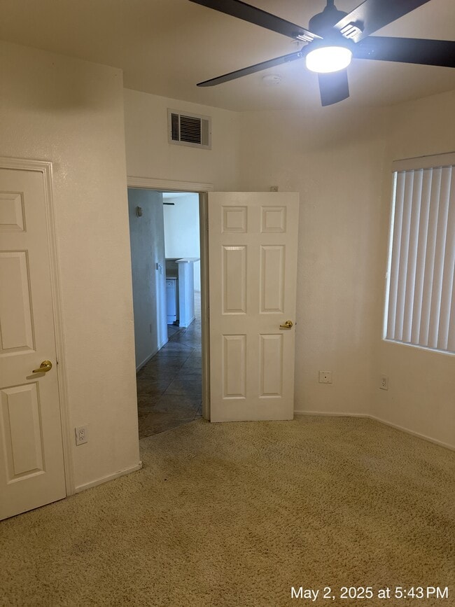 Building Photo - 7119 N Durango Dr