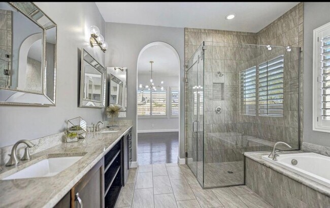 Building Photo - 7904 S 29th Pl