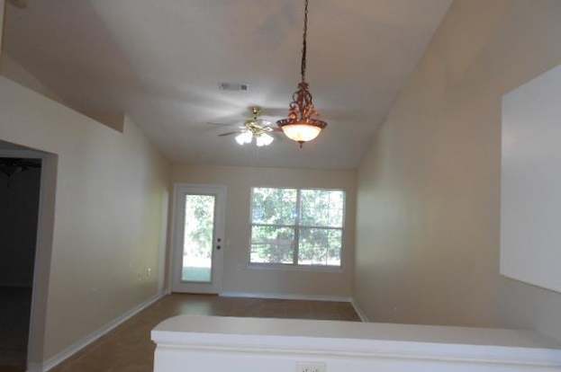 Building Photo - 2232 Trailwood Dr