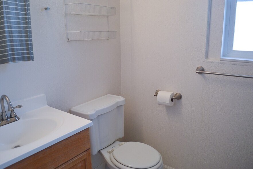 Building Photo - 320 Cuchara St