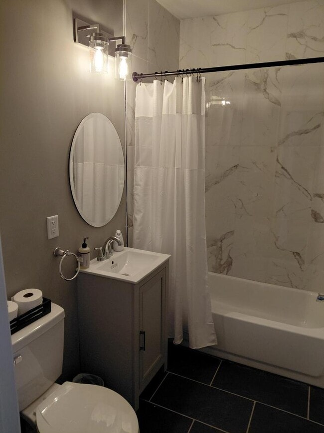 Building Photo - 537 N Mechanic St