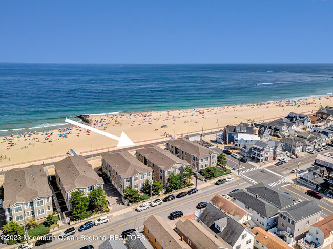 Building Photo - 239 Beach Front