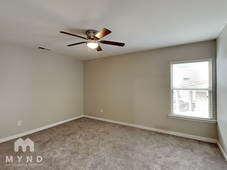 Building Photo - 2455 Quincy Loop