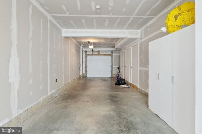 Building Photo - 10413 Fernwood Rd
