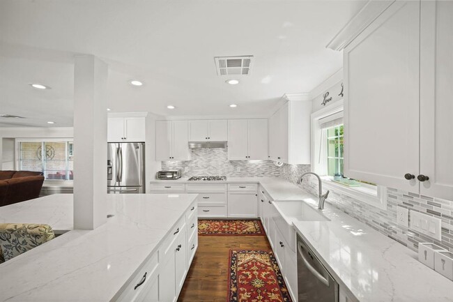 Building Photo - 4943 Cheena Dr