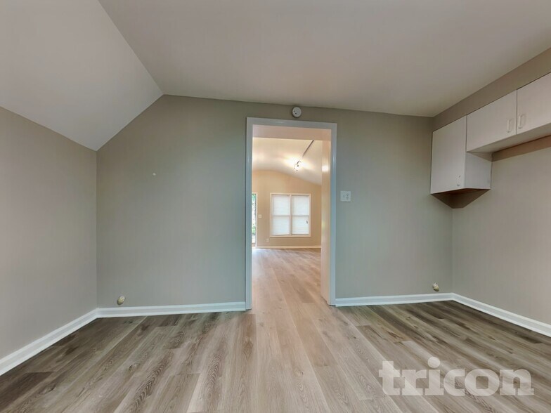 Building Photo - 40 Fair Ridge Ct