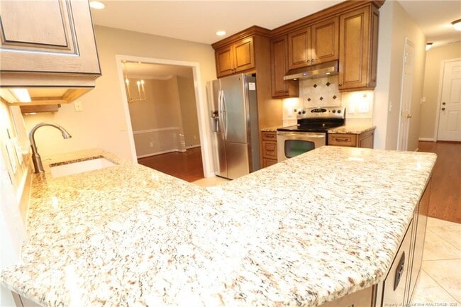Building Photo - 211 Amberglow Pl