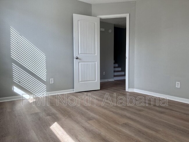 Building Photo - 379 Jasmine Dr