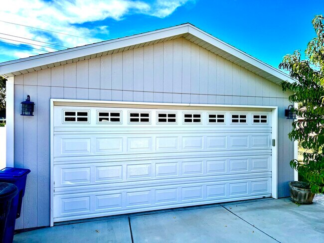 Garage newly built in 2018 - 3096 S Marie Cir