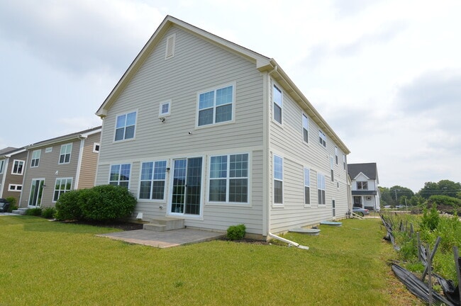 Building Photo - 124 Roman Ln