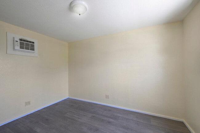 Building Photo - 3830 NE Indian River Dr