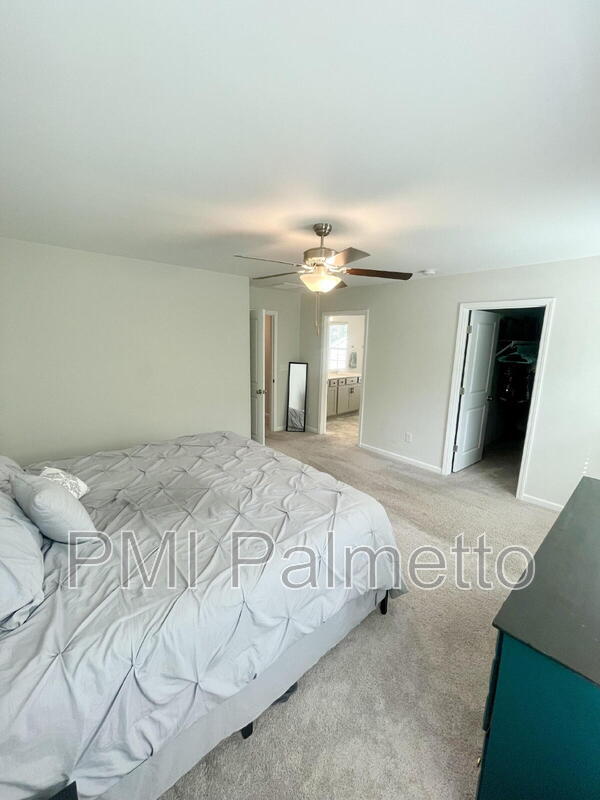 Building Photo - 633 Wooster Dr