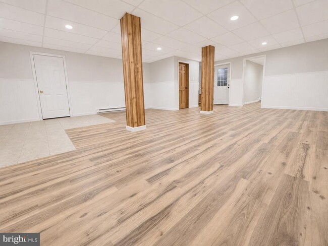 Building Photo - 226 Elwyn Ave