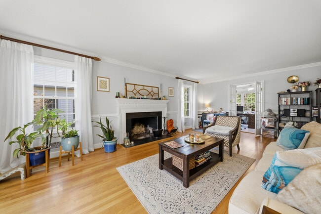 Building Photo - 1402 Trouville Ave