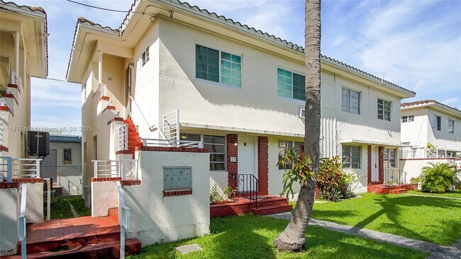 Building Photo - 1205 Marseille Dr