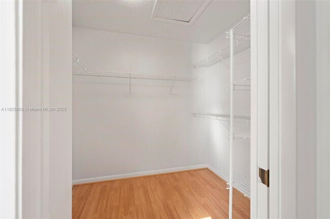 Building Photo - 11066 Longboat Dr