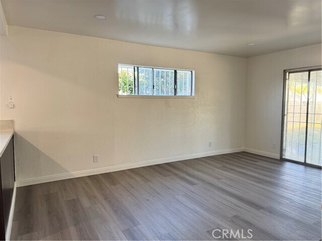 Building Photo - 1285 E Kingsley Ave